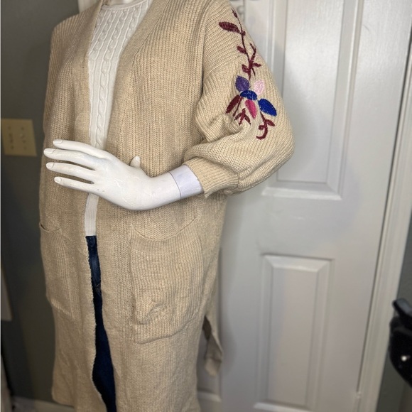 Knitted Long Cardigan Sweater Embroidered Flowers Chunky Size large. - Picture 2 of 11